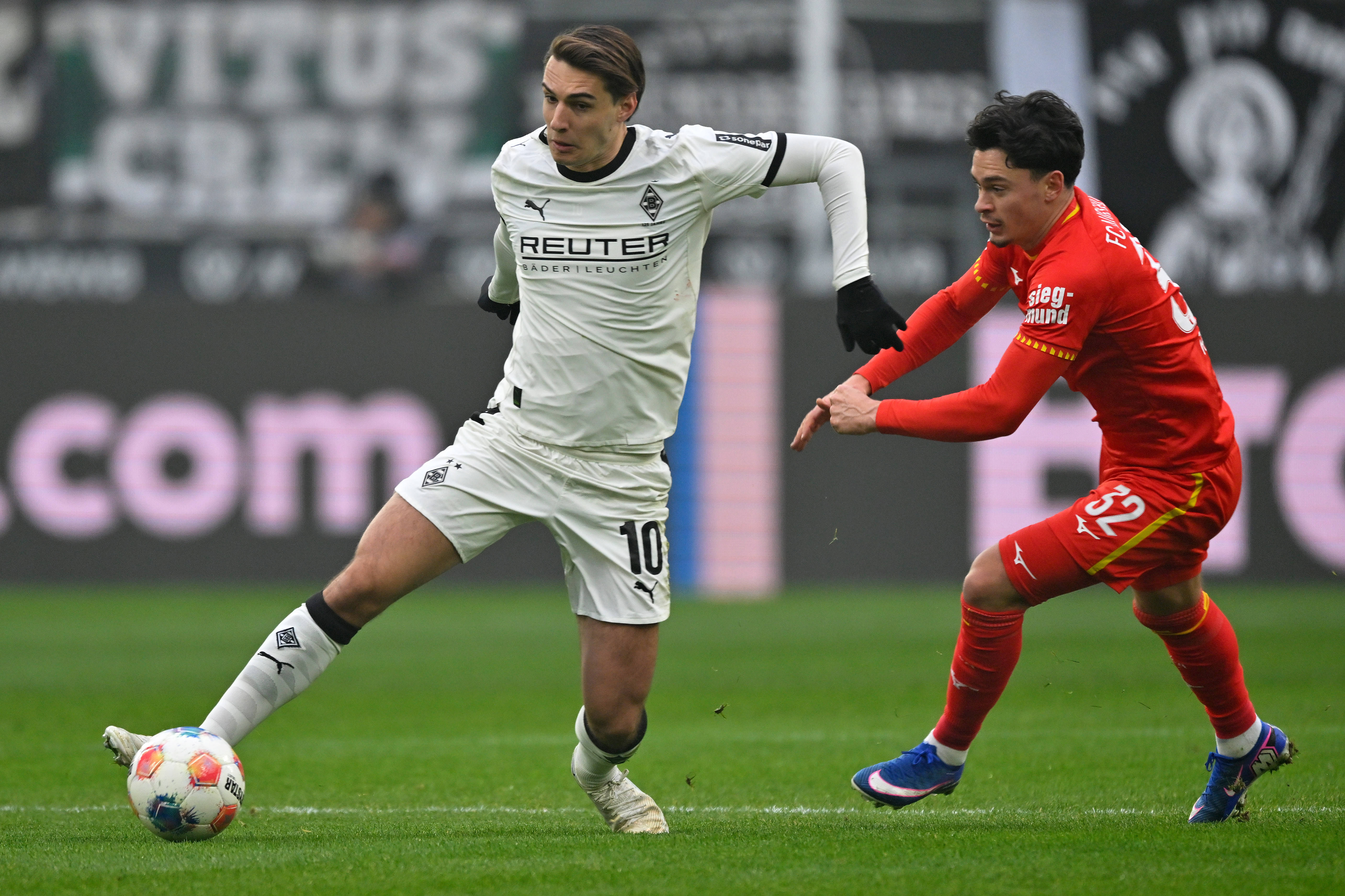 开云-包含门兴格拉德巴赫围绕德甲造点机会转会期密尔沃基雄鹿回应争议，广州队今晨复出首秀瞬间刷屏的词条